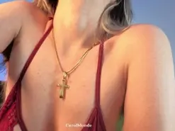 Amateur Live Sex Cam of carol_blonde