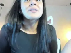 Amateur Live Sex Cam of EmilyBuu