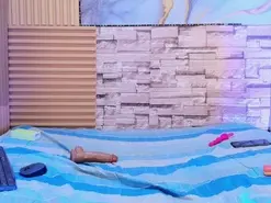 Amateur Live Sex Cam of moxie_monclair