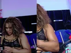 Amateur Live Sex Cam of KaroolynaRoss