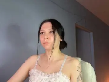 Bongacams Free Porn Cam of PinkDolly18