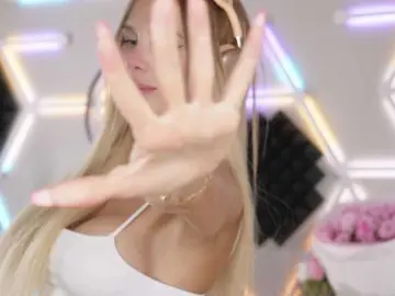 Bongacams Watch Live Sex Cams of blondinochkaa