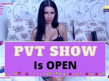 Bongacams Sex Cam of SpicyBrunnete