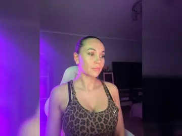 Bongacams Adult Webcam of QWEENII