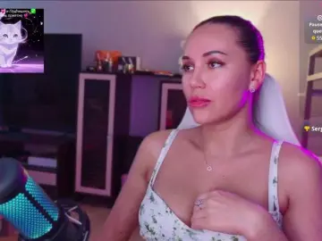 Bongacams Best live sex cam show of QWEENII