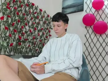 Bongacams Live Sex Cam of LiamBrown09