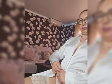 Bongacams Nude Webcam of Pink-Lips