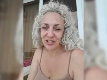 Bongacams Free Porn Cam of mery8poppins