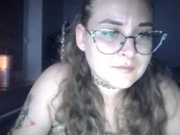 Bongacams Nude Webcam of LucyKiss