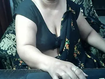 Bongacams Live Sex Cam of Indianbhabhimilf40