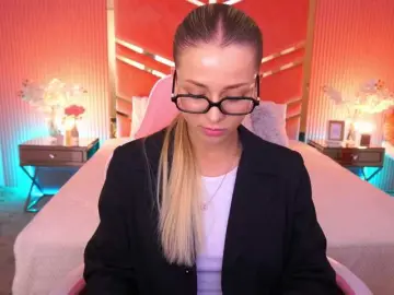 Bongacams Adult Webcam of LoveeDove