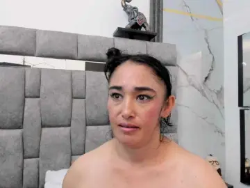 Bongacams Nude Webcam of charlotte-111