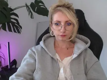 Bongacams Watch Live Sex Cams of CinderellaMoon