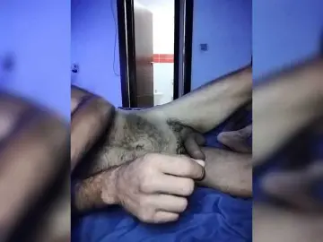 Bongacams Nude Webcam of BigTwiXXX