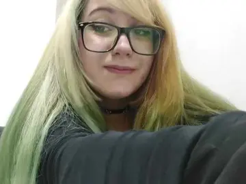 Bongacams Live Sex Cam of OdeliaPyeatt