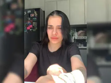 Bongacams Free Live Porn of MaidenCrystal