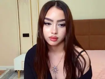 Bongacams Free Live Porn of maddieperezzz