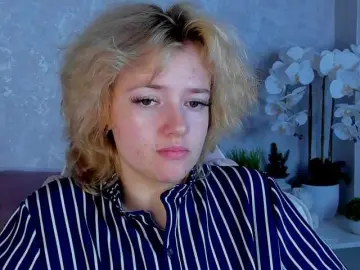 Bongacams Free Porn Cam of LunaaBee