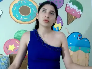 Bongacams Watch Live Sex Cams of skinnykattylush19