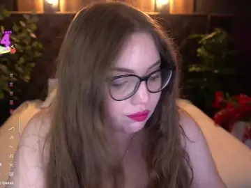 Bongacams Live Sex Cam of LuxSopphia