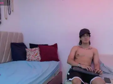 Bongacams Adult Webcam of sweetauracouple