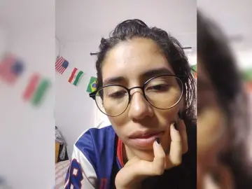 Bongacams Private Sex Chat of skinny333