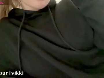 Bongacams Free Porn Cam of -VikkiL0vesCheese-