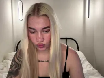 Bongacams Best live sex cam show of KatieGlow