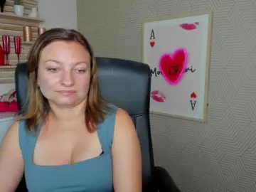 Bongacams Free Live Porn of angelaLove13