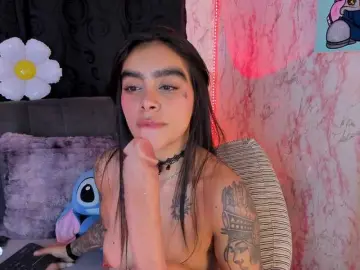 Bongacams Free Live Porn of laurencamila1