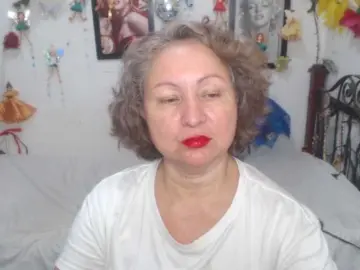 Bongacams Free Porn Cam of LADYQUEEN520