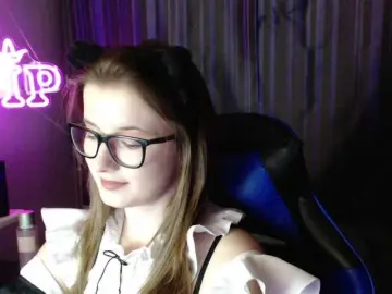 Bongacams Nude Webcam of Cherry-Luna