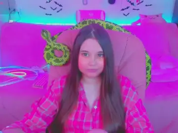 Bongacams Watch Live Sex Cams of LittleKitsune