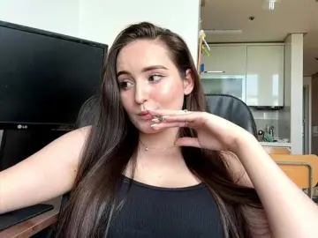 Bongacams Free Porn Cam of EmillyCarte