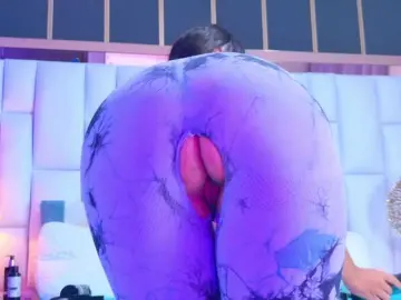 Bongacams Live Porn of MiaBrihtny
