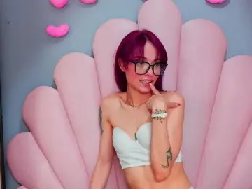 Bongacams Watch Live Sex Cams of LUCYMILLER