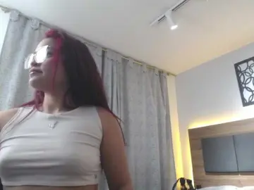 Bongacams Adult Video Chat of lucy-red