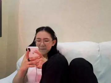 Bongacams Best Webcam of MyrleHenggeler