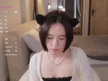 Bongacams Sex Cam of -FemaleEssence-
