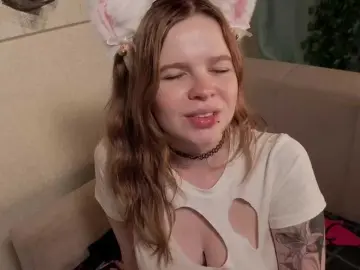Bongacams Live Sex Cam of AliseKitt