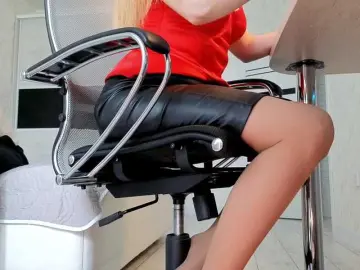 Bongacams Watch Live Sex Cams of MrZaxon