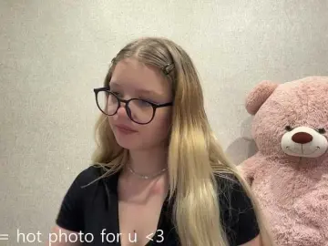 Bongacams Live Sex Cam of ArdellaPeetoom