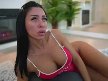 Bongacams Free Live Porn of MyaBlack