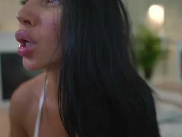 Bongacams Live Sex Cam of MyaBlack