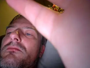 Bongacams Watch Live Sex Cams of Youngstud37