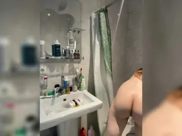 Bongacams Sex Cam of MilkaCrystall01