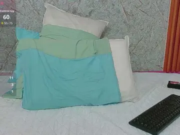Bongacams Nude Webcam of NaughtyMommyy