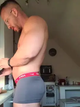 Cam4 Live Sex of yumyum18