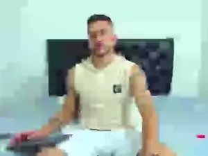 Cam4 Free Live Porn of tommy_320