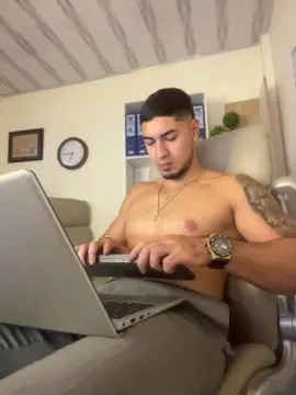 Cam4 Adult Webcam of dimitri_coleman